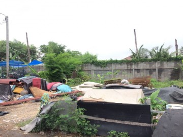 “ปรับปรุงสวนหย่อมชุมชน” สร้างที่นั่งรอบสวนหย่อม 27 มี.ค. Volunteer to renovate community garden for urban-poor in Thailand
