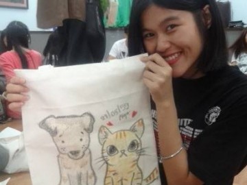 ลงลายกระเป๋าผ้า เพื่อศูนย์เด็กด้อยโอกาส 16 ก.ค. VOLUNTEER TO PAINT BAG for Children Center in Thailand