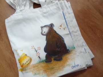 อาสาลงลายกระเป๋าผ้า เพื่อศูนย์เด็กด้อยโอกาส 21 ต.ค.  Volunteer to Paint Bag to Raise Fund for Children Center in Thailand