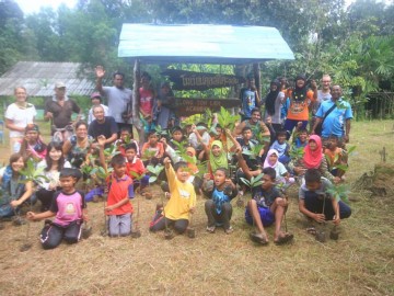 ค่ายชุมชนแห่งการเรียนรู้ อนุรักษ์ทรัพยากรธรรมชาติในท้องถิ่น และกิจกรรมกับเด็ก ร่วมกับอาสานานาชาติ 26 มีนาคม- 8 เมษายน 2561