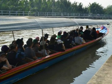 ล่องเรือปลูกป่าโกงกาง บ้านขุนสมุทรจีน หมูบ้านกำลังจะสูญหาย